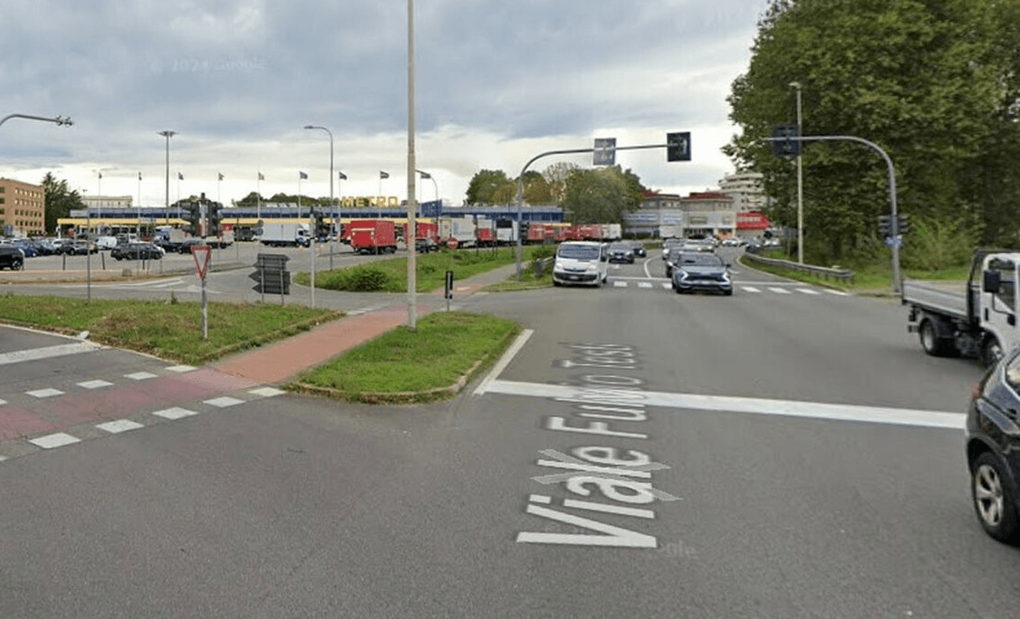 Dramma a Milano: ragazza di 20 anni perde la vita in un incidente, l’auto finisce contro il guardrail