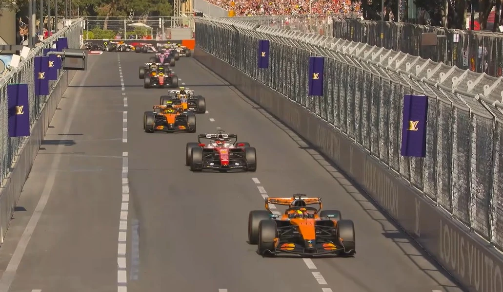Riscrivi il titolo in modo diverso, non uguale all'originale, ma con lo stesso senso. non mettere il punto finaleFormula 1 GP Bahrein, programmazione tv, telecronisti, Sky, TV8