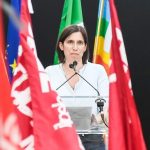Schlein a Montepulciano attacca Meloni: "La destra porta caos, guerra e recessione" - Baritalia News
